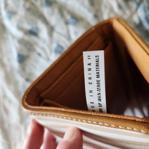 Striped Wallet - Picture 3 of 5